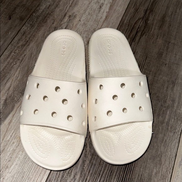 CROCS Classic White Slide Sandals - Picture 1 of 3